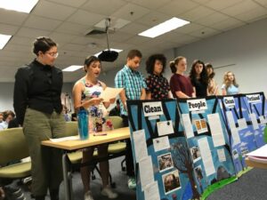 7th/8th Grades: Project Citizen